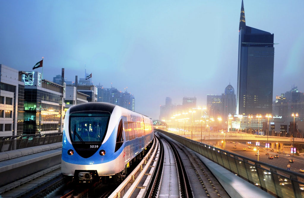 Dubai Metro on the go